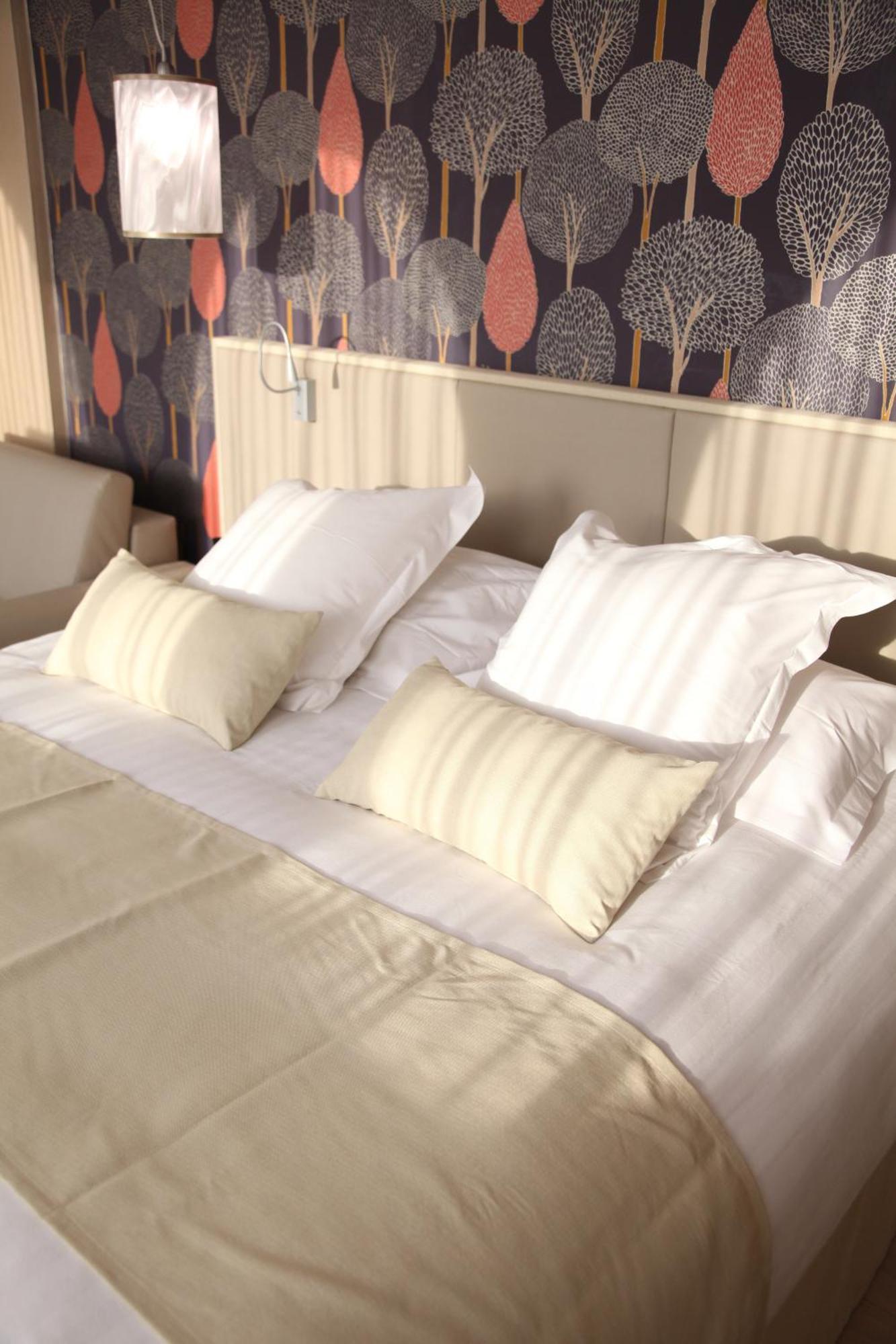Best Western Premier Why Hotel Лил Екстериор снимка